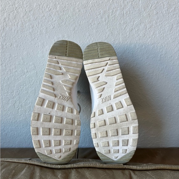 SOLD Nike Air Max Thea - Picture 5 of 6